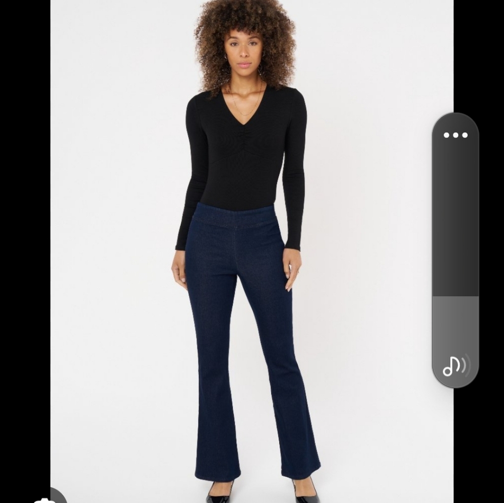 NWT Seven 7 Plus Revenge Flare Jeans 24W